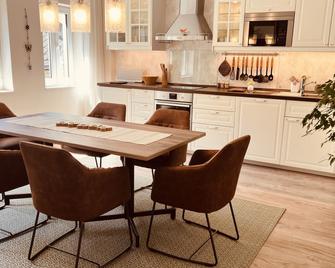 Haus am Stadtturm - Traben-Trarbach - Eetruimte