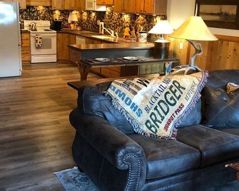 Glacier National Park Close - Spoon Lake Waterfront Retreat - Columbia Falls - Sala de estar