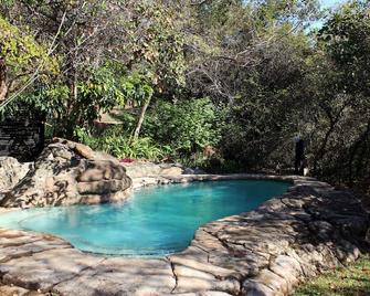 Thulamela Bed and Breakfast - Hazyview - Πισίνα