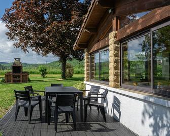 Gite Les Cassagnes - Saint-Quentin-la-Tour - Patio