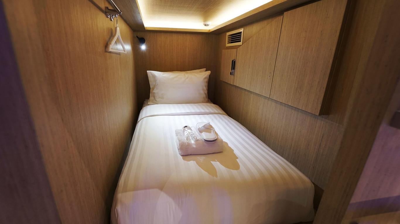 Cube Boutique Capsule Hotel @ Kampong Glam
