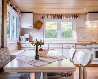 Modern Apartment in Sauerland with Balcony - Westfeld - Dining room