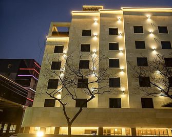 Mokpo H-Avenue Hotel Peace Square - Mokpo - Building
