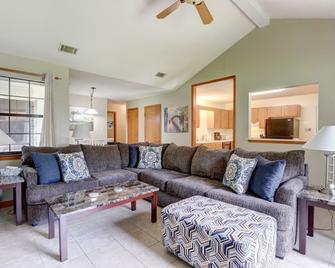 Pooler Travelers Retreat IV - Entire House - - Pooler - Living room