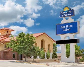 Days Inn & Suites by Wyndham Red Rock-Gallup - Gallup - Toà nhà