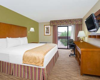 Days Inn & Suites by Wyndham Red Rock-Gallup - Gallup - Makuuhuone