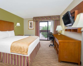 Days Inn & Suites by Wyndham Red Rock-Gallup - גאלופ - חדר שינה