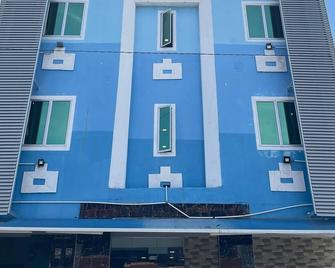 Room V @ Jalan Megat - Batu Pahat - Edifício