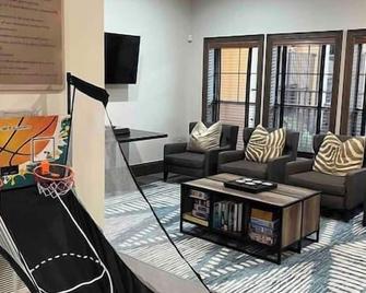 Hill Country Hiatus! - Austin - Huiskamer