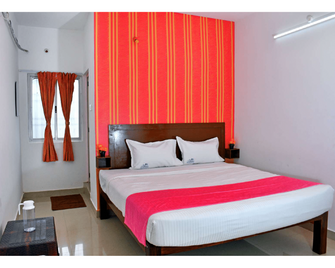 The Club House (with Swimming Pool) - Auroville - Habitación