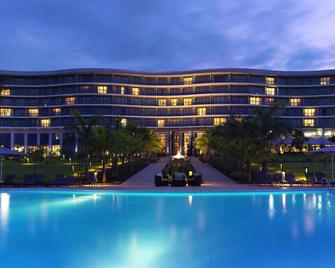 Sofitel Malabo Sipopo Le Golf - Malabo - Svømmebasseng