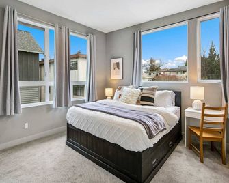 Lake & City View Modern Retreat w AC - سياتل - غرفة نوم