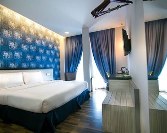 Indra Hotel - Boutique Suites - Ipoh - Schlafzimmer