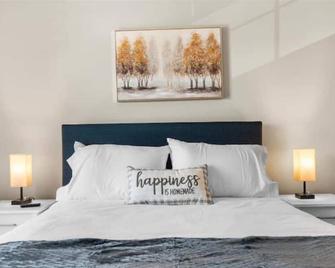 Upscale 1br/1ba: Resort Vibes, City Edge, Bliss - Melbourne - Slaapkamer