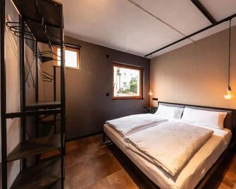 New Industrial-Style Apartment - Neckarsulm - Schlafzimmer