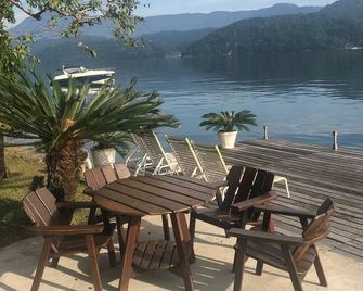 6 Bedroom Private vacation home in Angra dos Reis - Angra dos Reis - Patio