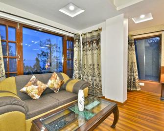 Satyam Int. By Pineberry Hotels - Chamba - Sala de estar