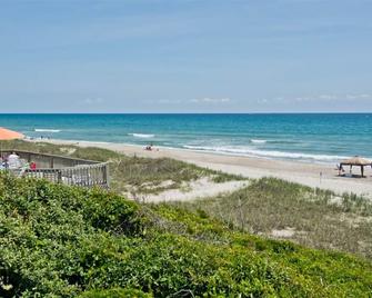 Beach Bonanza. Quality Time: Collect Shells, Walk, Bike, Fish, Bird Watch, Wi-Fi - Pine Knoll Shores - Playa