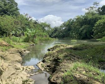 Teratai Biru River Camping Ground - Bantul - Edificio