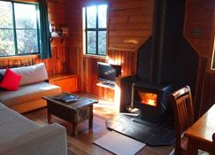 Cradle Mountain Highlanders Cottages - Cradle Mountain - Wohnzimmer