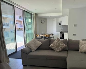 Brand New 1br Pool & Jacuzzi On Site Parking Suite One - Gibraltar - Living room
