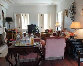 Casa da Palmeira, Comfort and simplicity in Leiria - Leiria - Living room