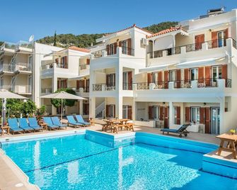 Kostis Villas - Póros - Piscina