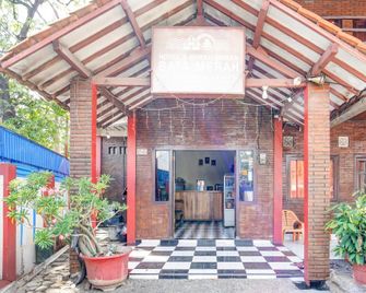 Hotel O Hotel Bata Merah - Pekalongan - Salónek