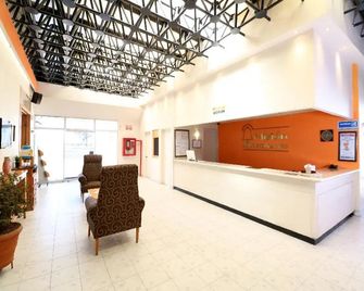 Hotel Misión Express Aguascalientes Zona Norte - Aguascalientes - Lobby
