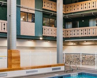 The Lifty Ski-In Ski-Out Studio, Pool and Gym - Big White