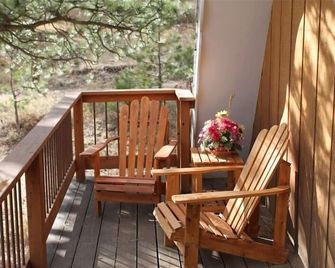 Unique A-Frame! Just 1.5 mi to Estes & RMNP entrance - Estes Park - Balcon