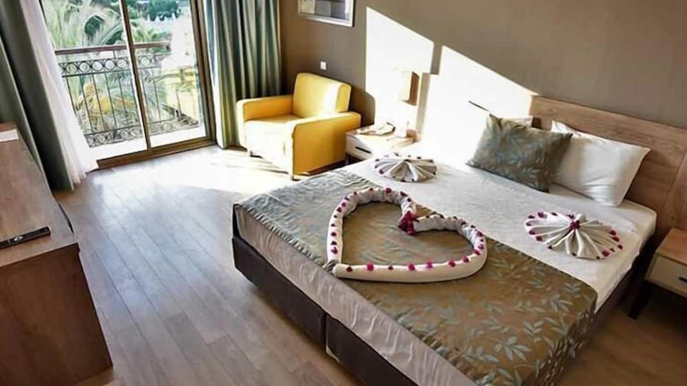 Novia Lucida Beach Hotel