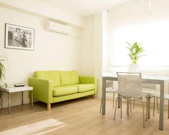 Apartamentos Sabinas San Miguel - Saragossa - Pokój dzienny