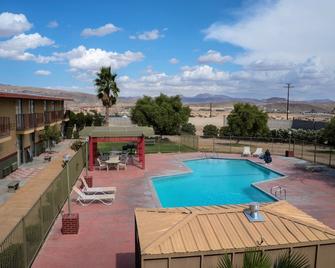 加利福尼亞酒店 - 巴斯托 - 巴斯托 - 游泳池