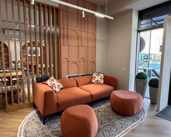 Bugu Hotel Bishkek - Biskek - Lounge