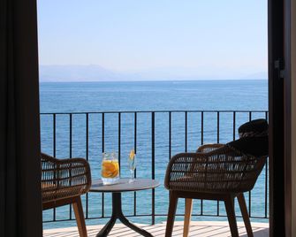 Dassia Beach Hotel - Дассія - Балкон