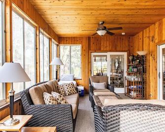 Assn Beach Steps Away, Hot Tub, Outdoor Shower, Wifi - Union Pier - Sala de estar