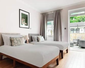 Cute, Stylish House w/ fast wifi - West Wickham - Bedroom