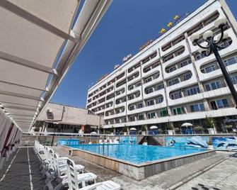 Hotel Osh-Nuru - Osh - Piscina