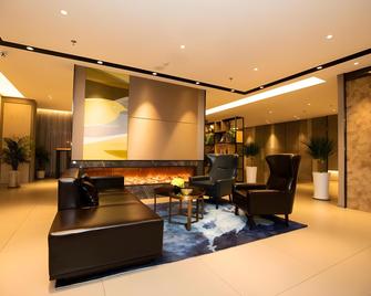 Home Inn Style Liaoyang Railway Station Baita Park - Liaoyang - Lobby