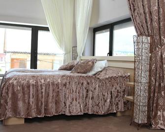 Irish Hotel - Bihać - Bedroom