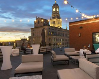 The Current Iowa, Autograph Collection - Davenport - Bar