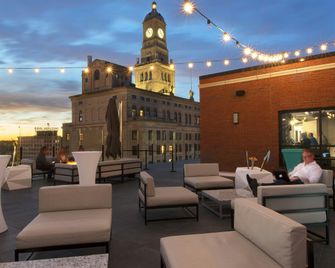 The Current Iowa, Autograph Collection - דאבנפורט - בר