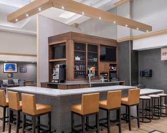 Hyatt Place Columbia Harbison - Irmo - Bar