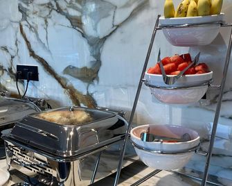 J Hotel and Banquets - Mumbai - Buffet