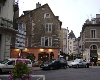 Adour - Pau - Vista del exterior