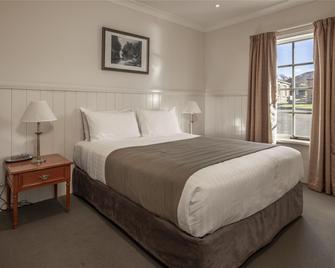 Country Club Villas - Launceston - Bedroom