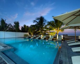 The Beach Apartments - Negombo - Piscina