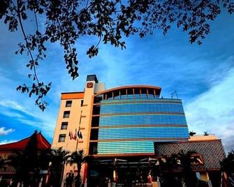 Ros-In Hotel - Yogyakarta - Building