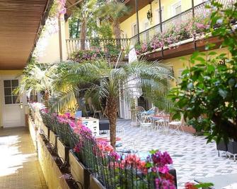 Hotel Am Brillantengrund - Vienna - Patio